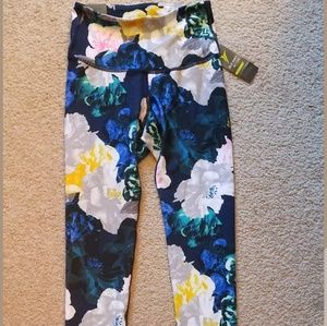 NWT old navy floral xs compression leggings